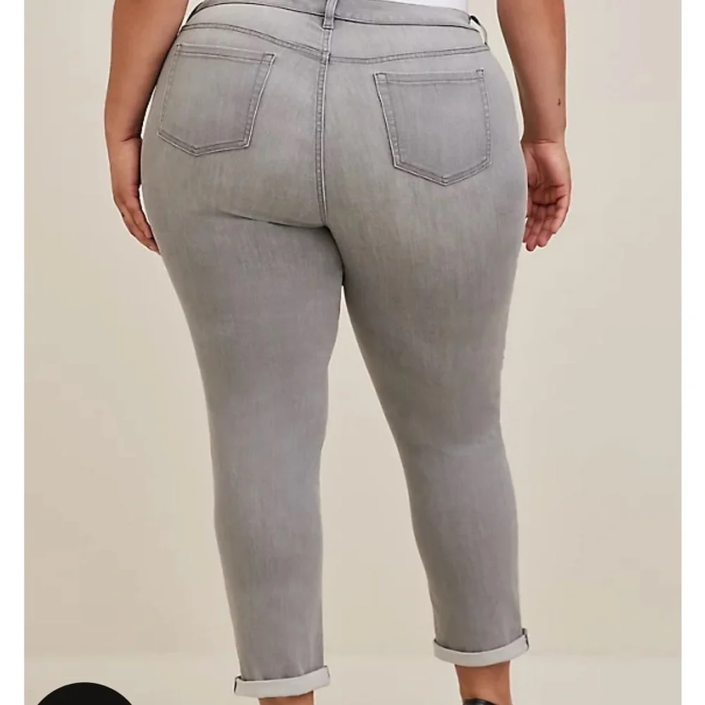 TORRID gray boyfriend straight super soft midrise jeans - Picture 3 of 7